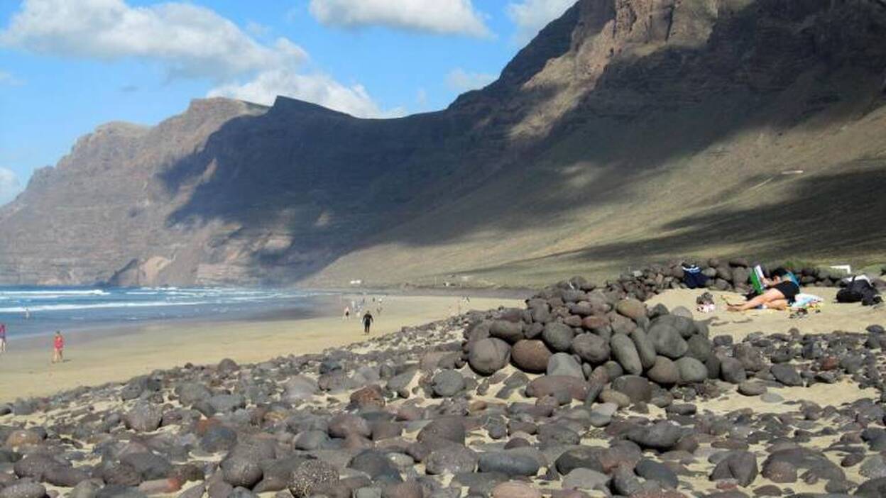 Muere en Famara el periodista Arturo Escarda