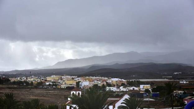 Nubes en el sureste de Gran Canaria. Probabilidad de chubascos tanto para el martes como el miércoles. / Arcadio Suárez.