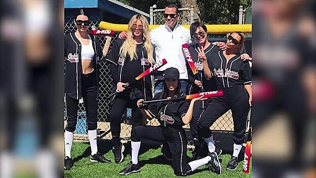 Kylie Jenner sorprende a su madre con un Ferrari