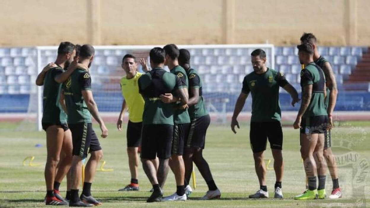 Sesión táctica en Maspalomas de cara al choque del sábado frente al Deportivo