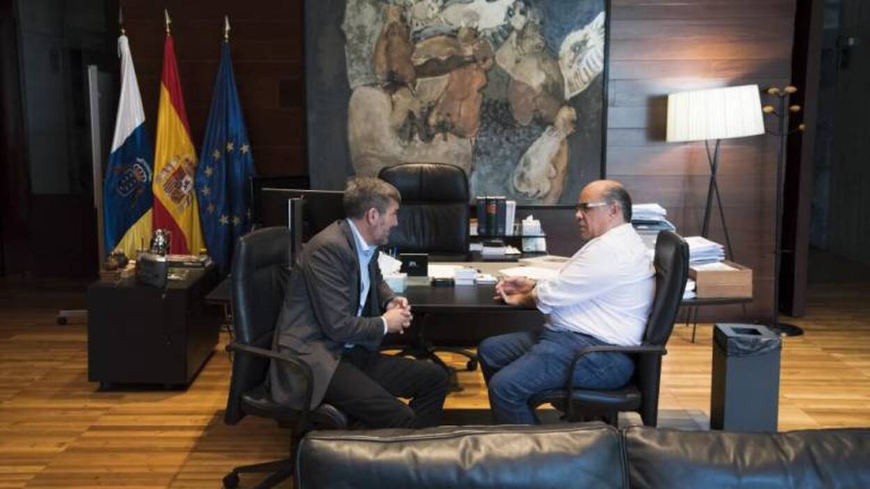 Clavijo insiste en pedir celeridad y el PSOE arremete contra CC