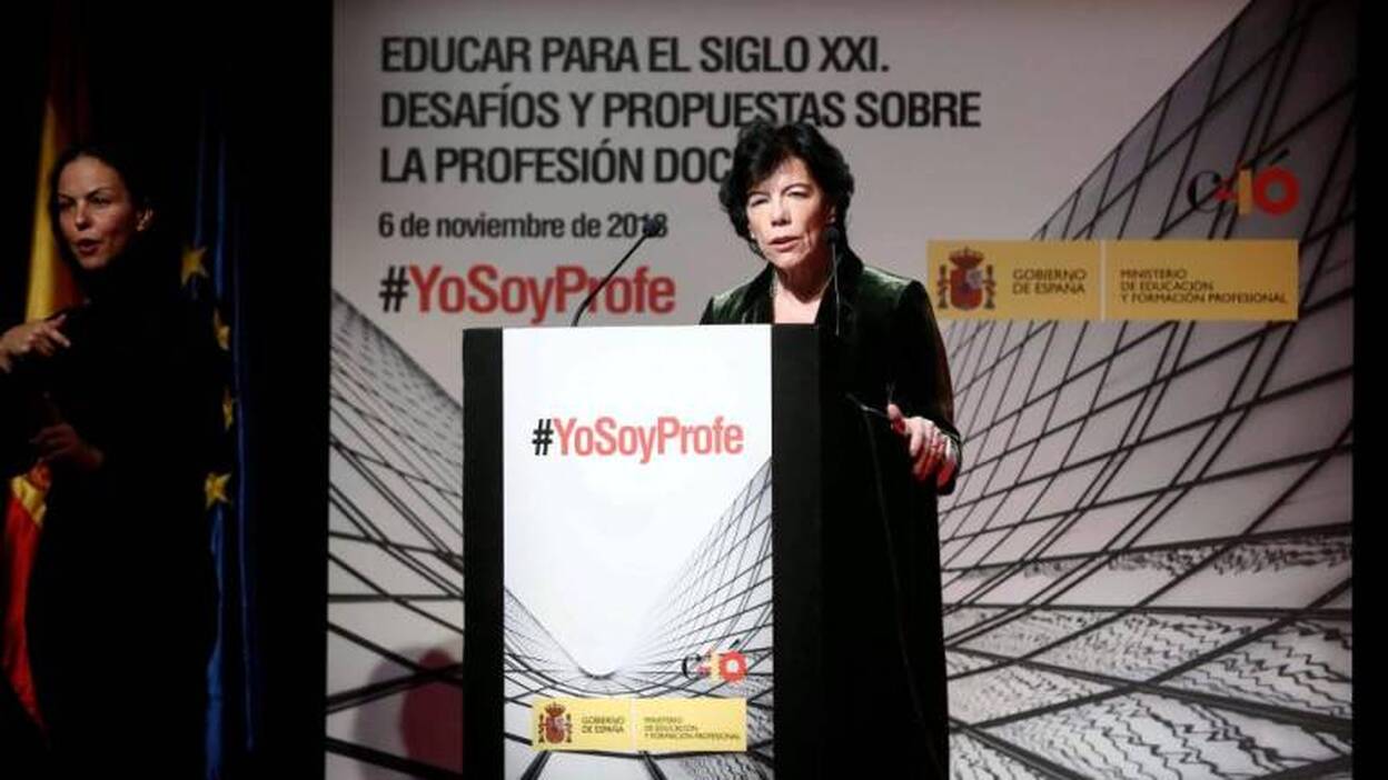 Nuevos requisitos para ser docente y evaluaciones voluntarias