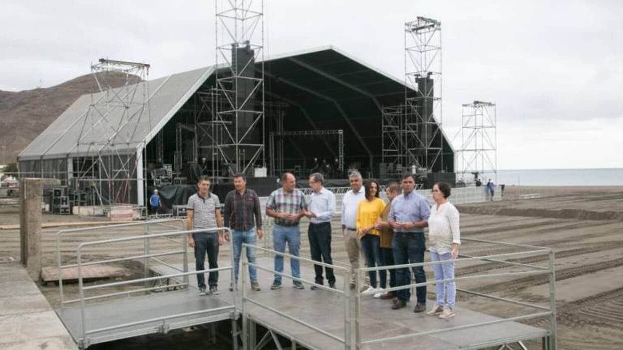 El Arena Negra espera en la playa  de Gran Tarajal a 20.000 personas