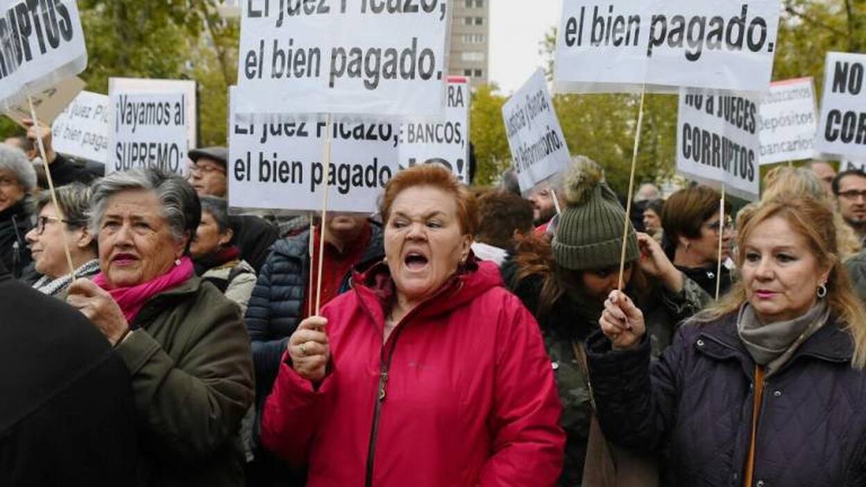 Iglesias pide una ley que devuelva a españoles el impuesto de las hipotecas
