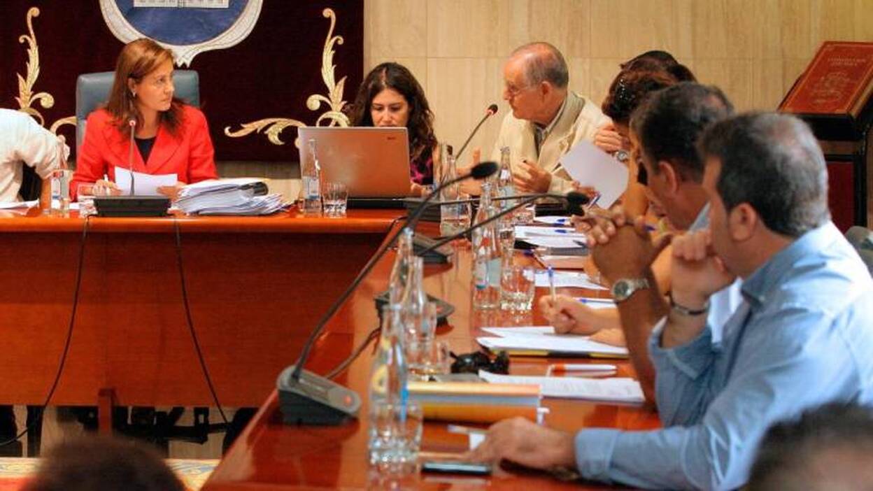 La Audiencia absuelve a los 18 imputados del ‘caso Bakú’