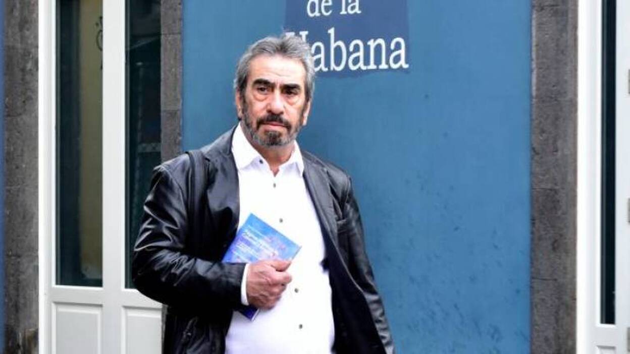 «El libro ayuda a eliminar complejos»