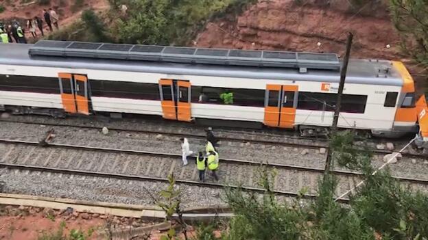 Un muerto y 44 heridos al descarrilar un tren en Vacarisses (Barcelona)