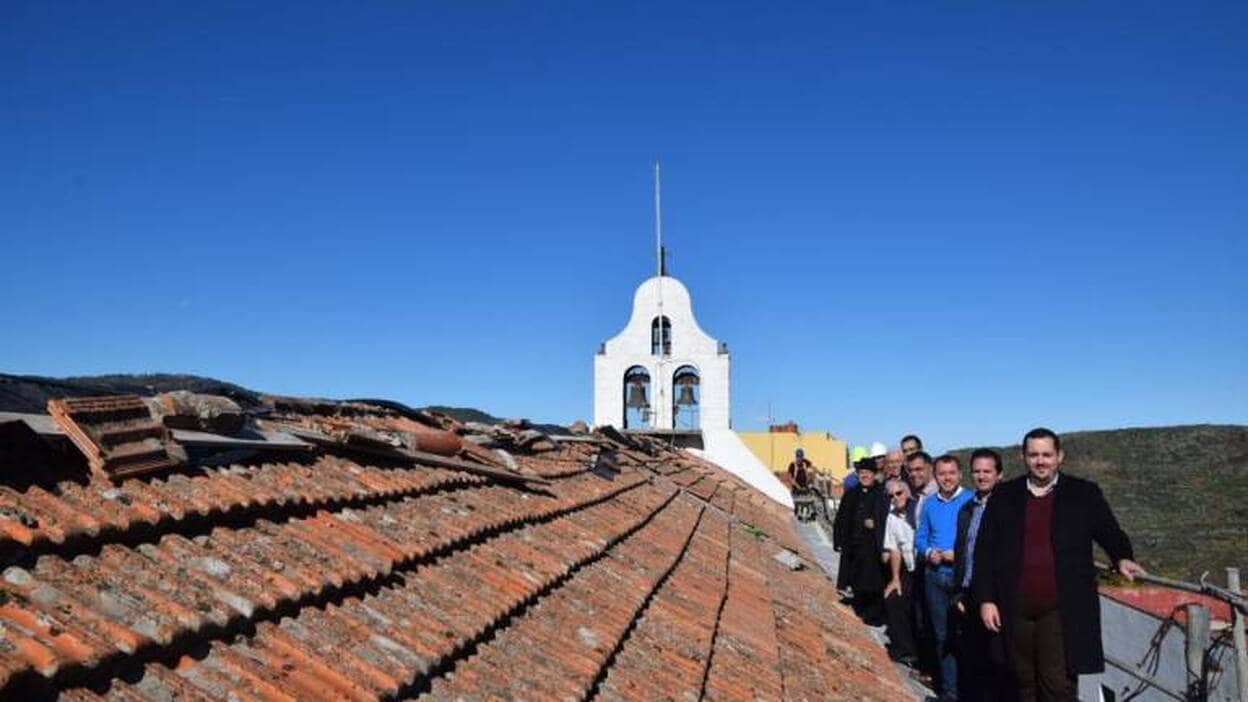 Obispado y Ayuntamiento reforman la iglesia de Juncalillo