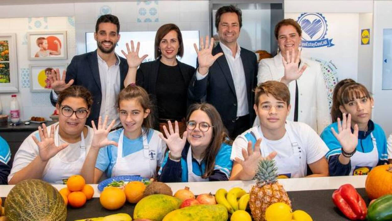 Casi la mitad de los menores canarios no consume fruta en la merienda