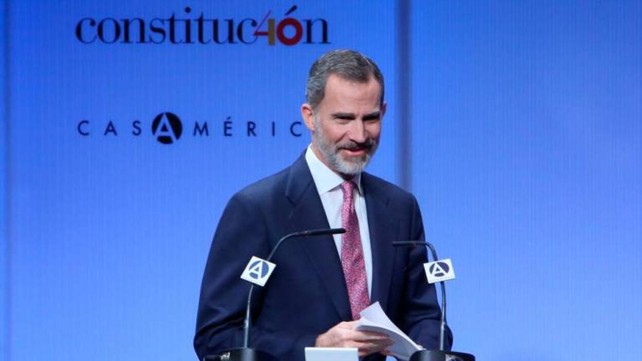 Felipe VI y don Juan Carlos abren una semana dedicada a la Carta Magna