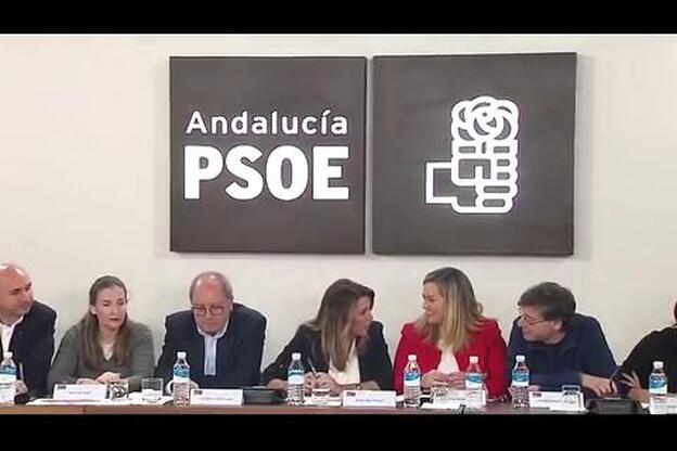 El PSOE tranquiliza a Díaz: Tiene todo nuestro apoyo, no pedimos que dimita