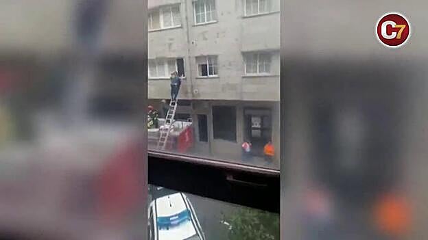 Rescate de la mujer herida por disparo de su pareja en O Grove