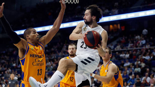 Sergio Llull (Madrid) estuvo discreto ante la defensa amarilla. / ACB Photo.