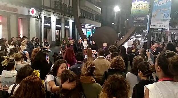Concentración en Triana contra el asesinato de Laura Luelmo