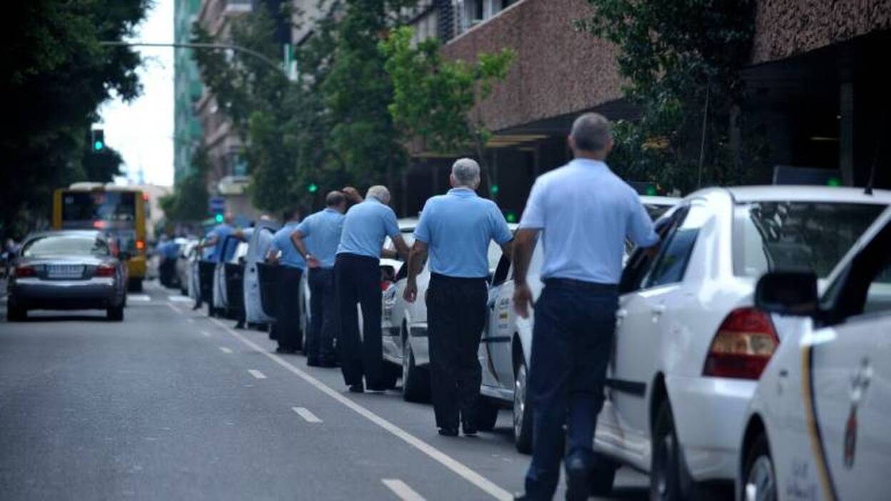 La capital activa la Tarifa Única del Taxi para beneficiar a 31.000 vecinos