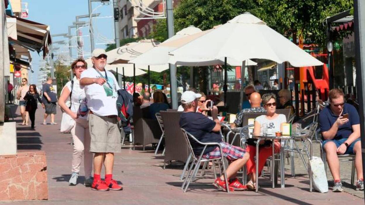 Los cruceristas del ‘Aida Nova’ desbordan Puerto del Rosario