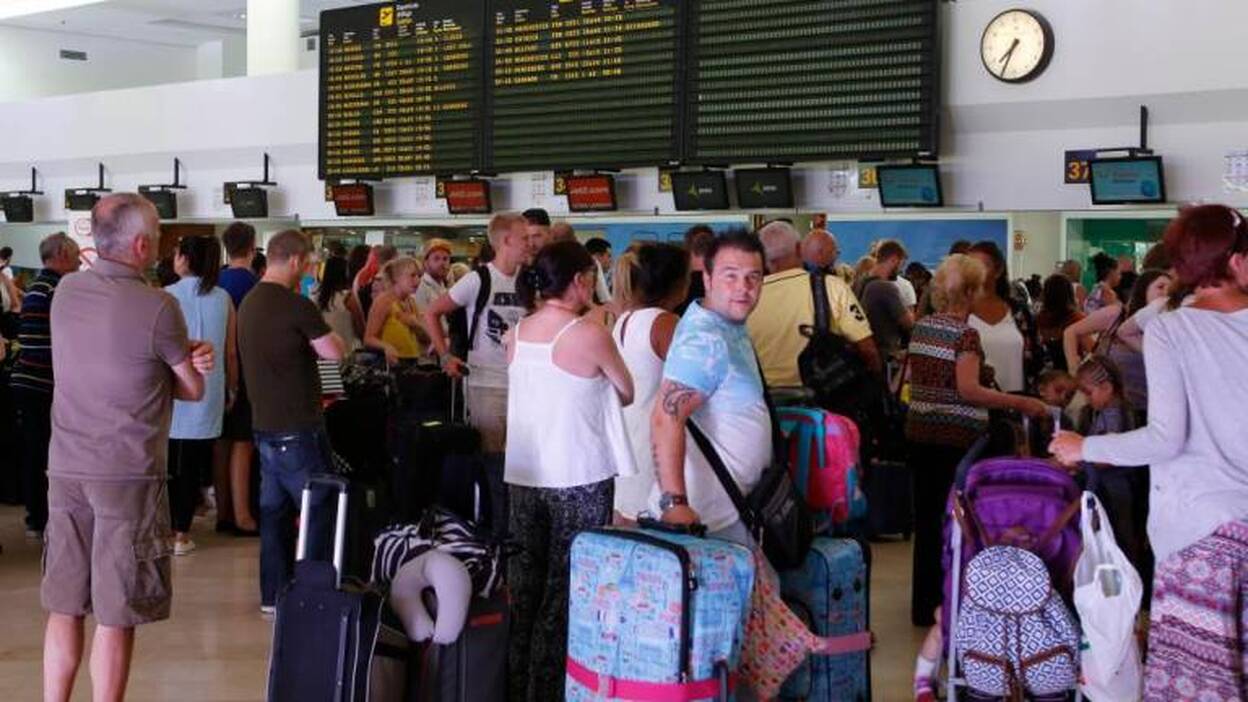 La economía canaria se desacelera tras 4 años y medio de crecimientos