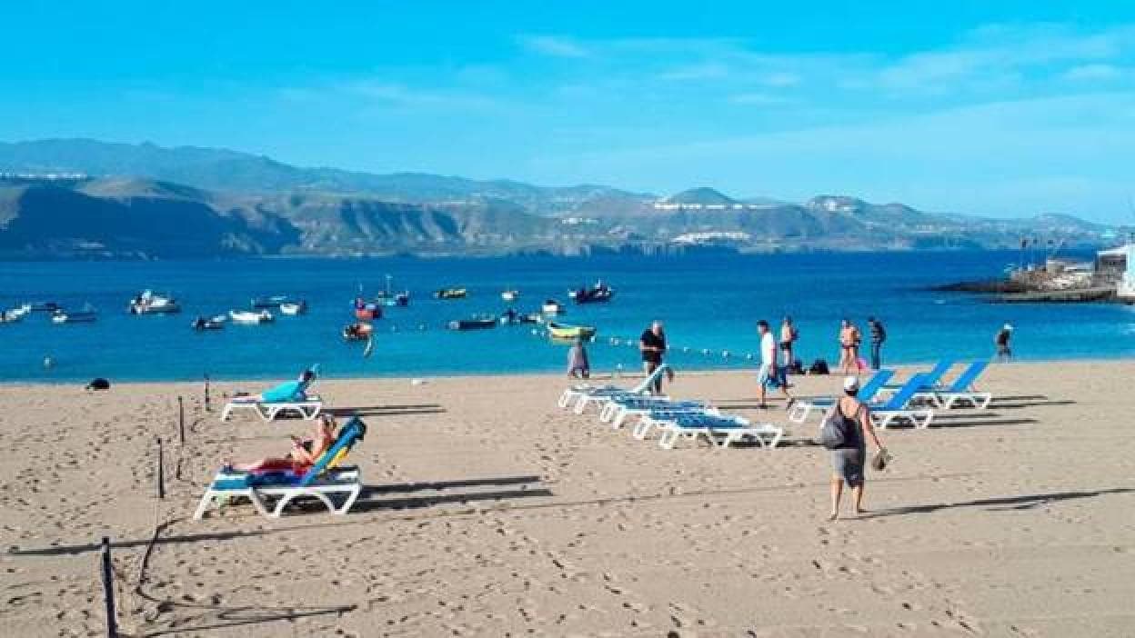 El sol y la calima predominan en el primer día del año