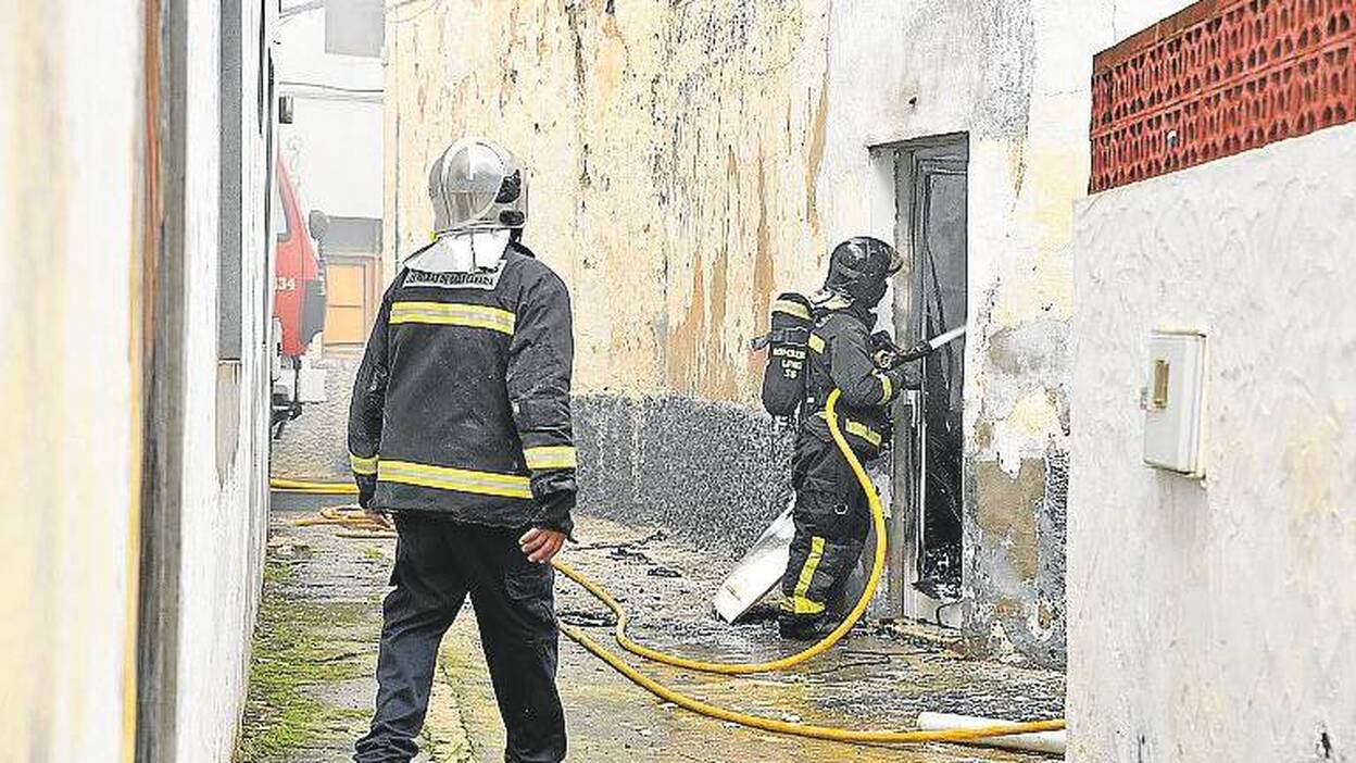 El PP advierte de inseguridad por infradotar los parques de bomberos