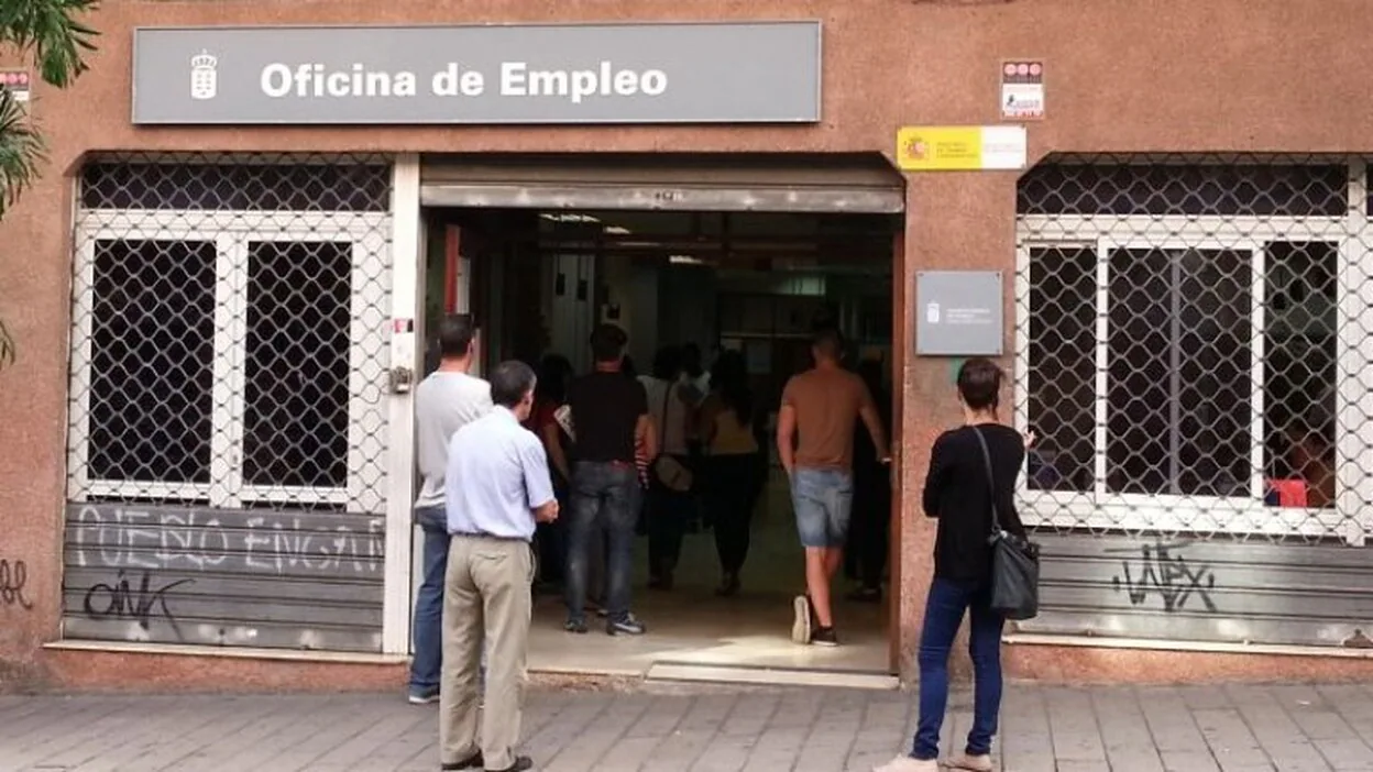 El paro bajó en Canarias en 2018 un 4,20% con 9.072 desempleados menos