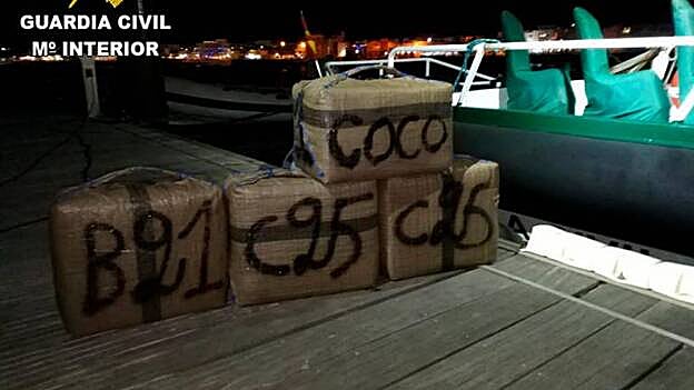 Interceptan una embarcación neumática con hachís que se dirigía a Lanzarote