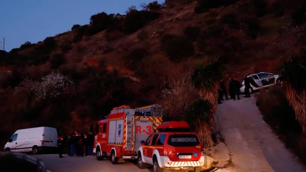 Continúa la succión de tierra del pozo donde cayó el niño en Málaga