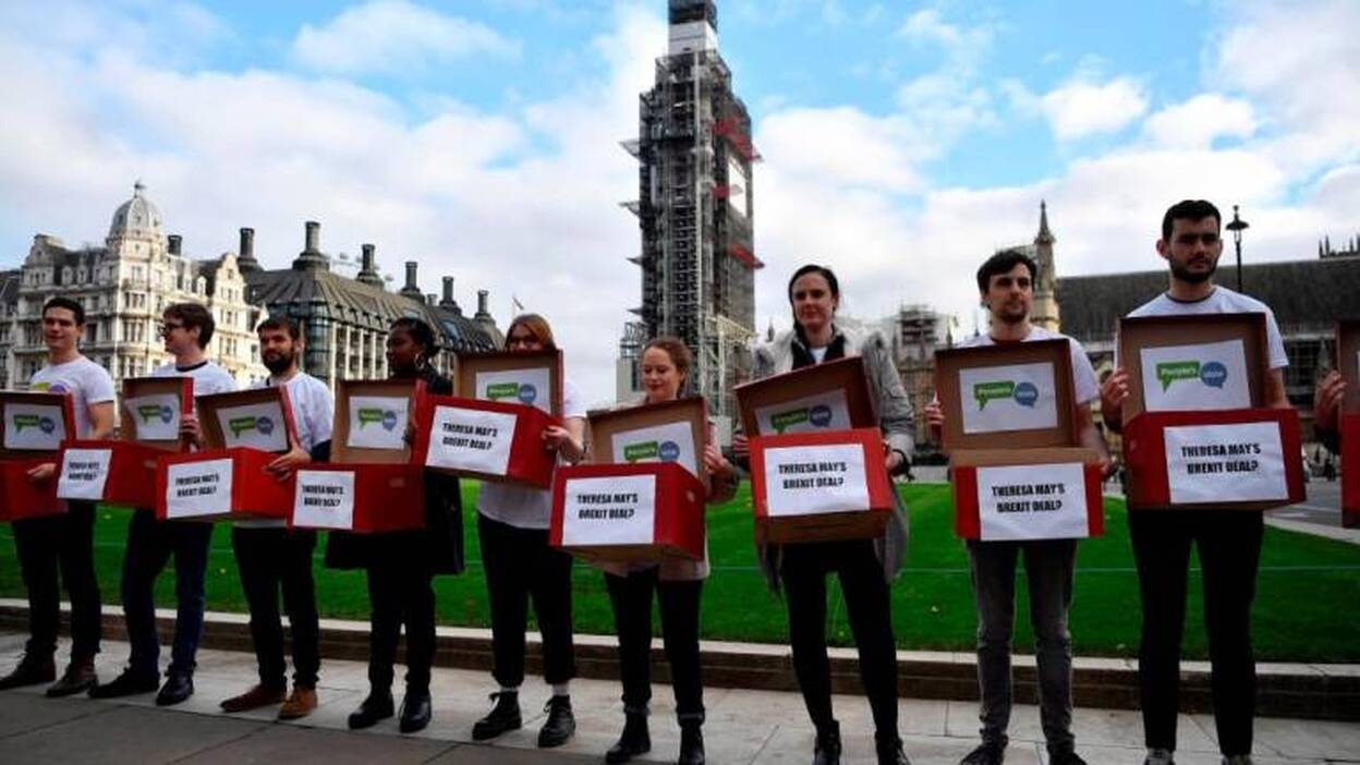 La UE aclara que no quiere la entrada en vigor de la salvaguarda del ‘brexit’