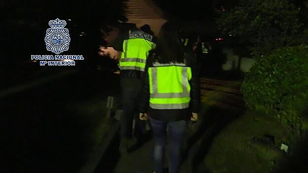 La Policía Nacional detiene a 11 personas vinculadas con la gestión de las clínicas iDental