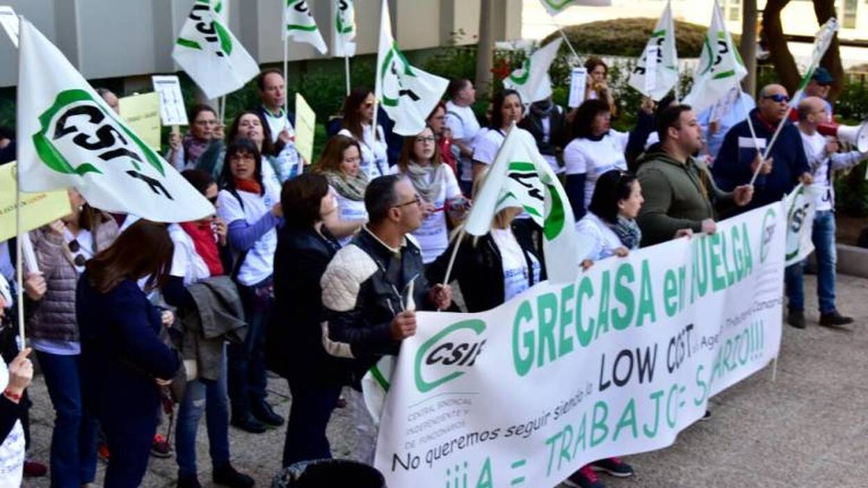 Los trabajadores de Grecasa, en huelga indefinida para exigir la homologación salarial