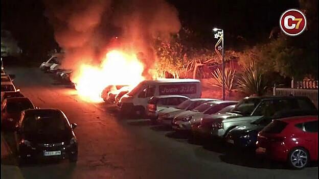 Cuatro vehículos calcinados en Arguineguín