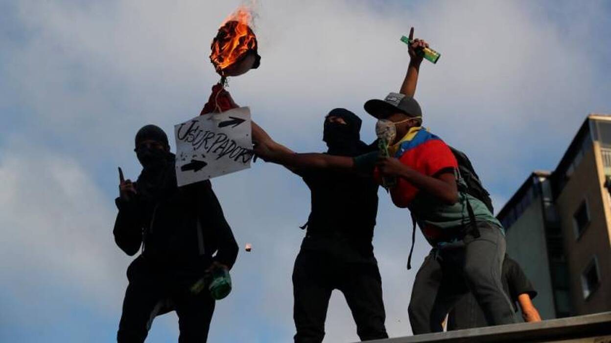 Al menos ocho muertos por los enfrentamientos entre manifestantes y fuerzas de seguridad en Venezuela