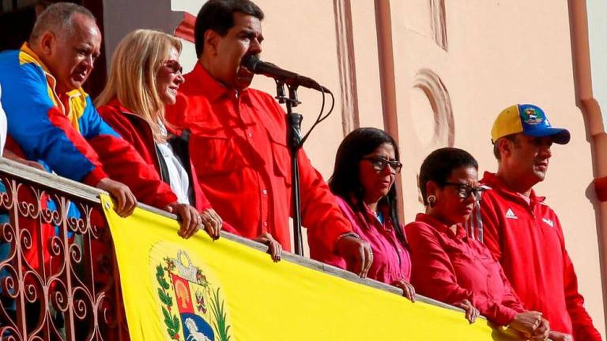 Maduro se reivindica como único presidente