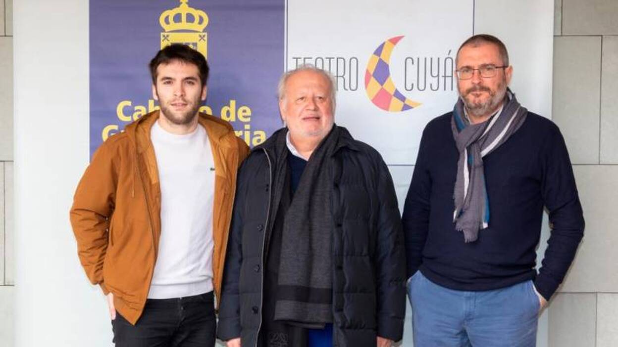 Juan Echanove: «El teatro goza de buena salud porque no se puede descargar»