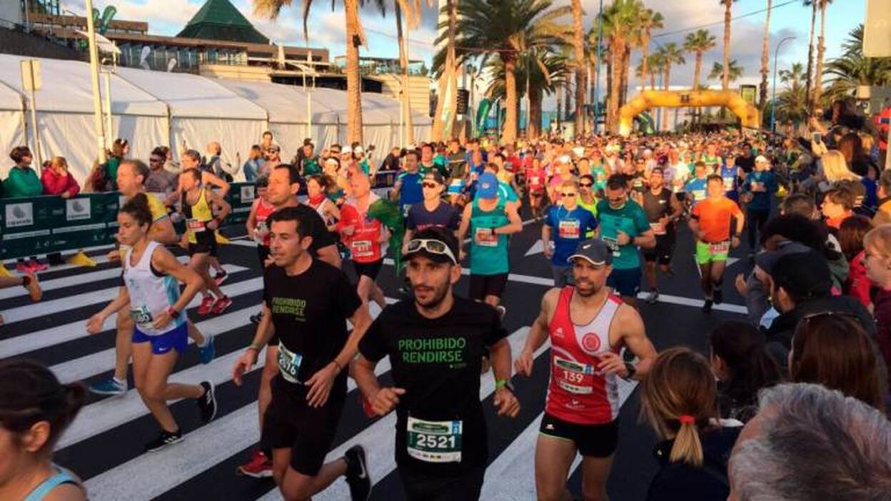 El Cajasiete Gran Canaria Maratón toma las calles de la capital
