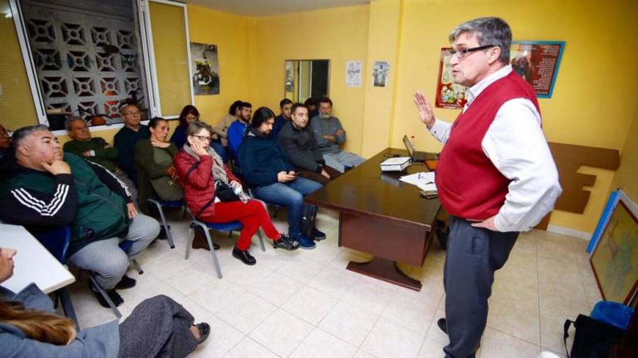 Urbanismo subvenciona la mudanza a vecinos necesitados de Las Rehoyas