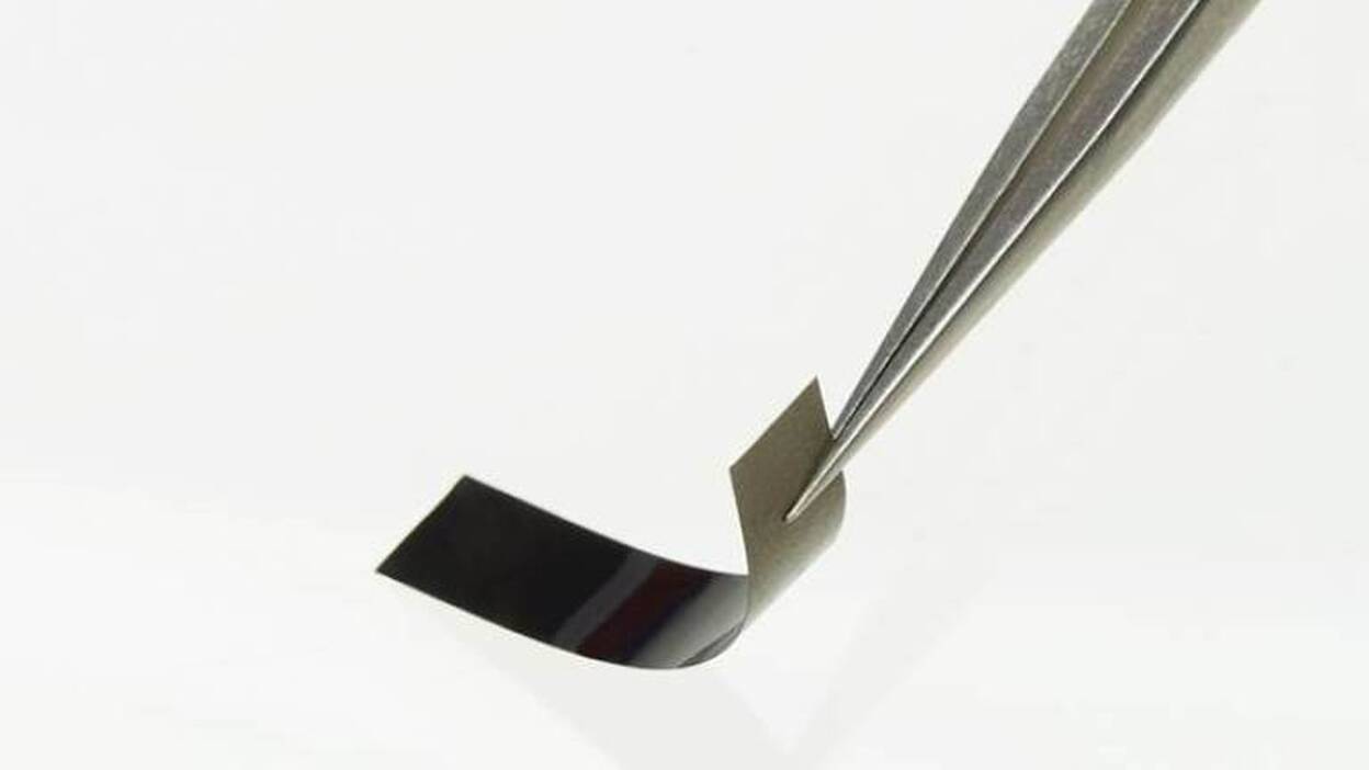 Científicos del CSIC logran un papel que convierte el calor residual en energía eléctrica