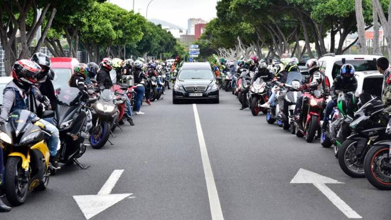 Crece la polémica por el homenaje a la pareja fallecida en el accidente