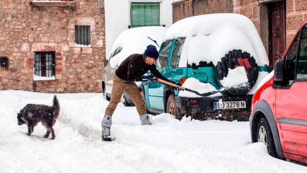 Nevadas en el norte de la península este fin de semana. Paisajes de Navarra, La Rioja, Asturias y Castilla León. /  Efe