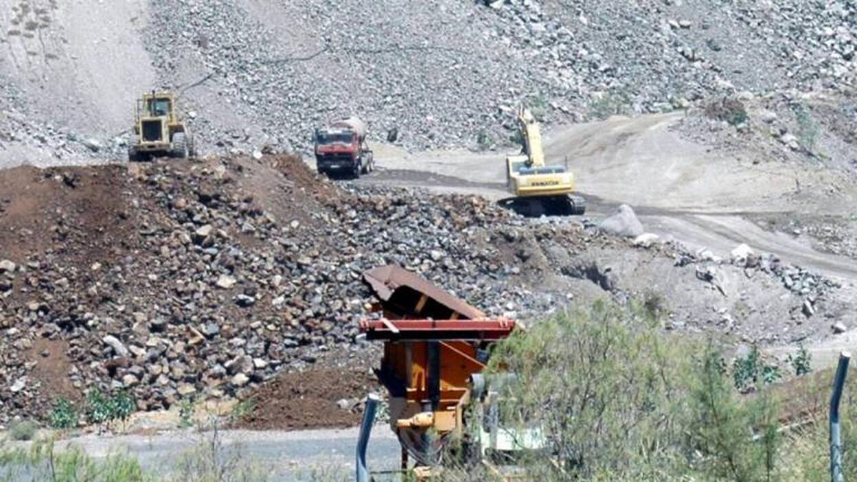 Los constructores acusan al Gobierno de «obstaculizar» nuevas canteras