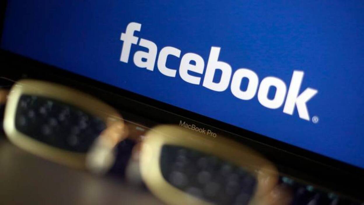 Facebook: 15 años de polémicas pero montada en el dólar