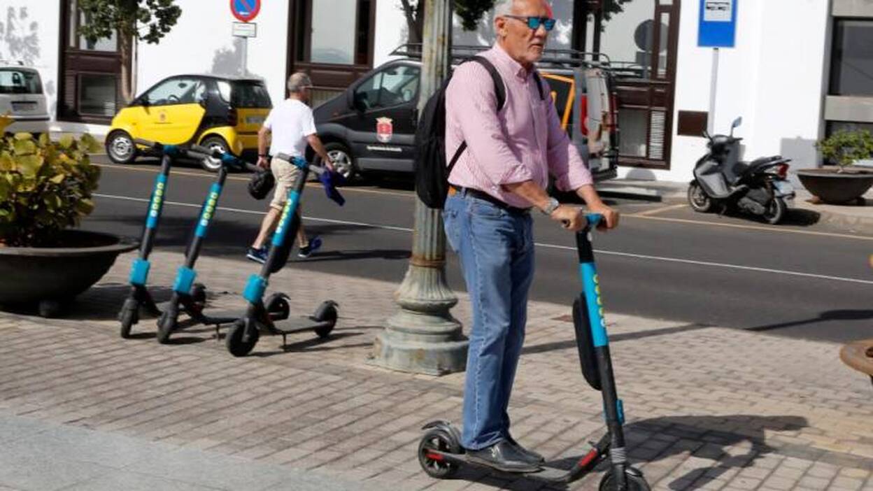 De Anta ordena quitar los patinetes