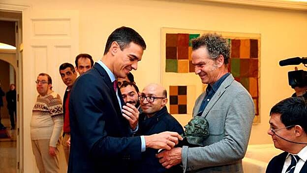 Pedro Sánchez recibe al equipo de «Campeones»