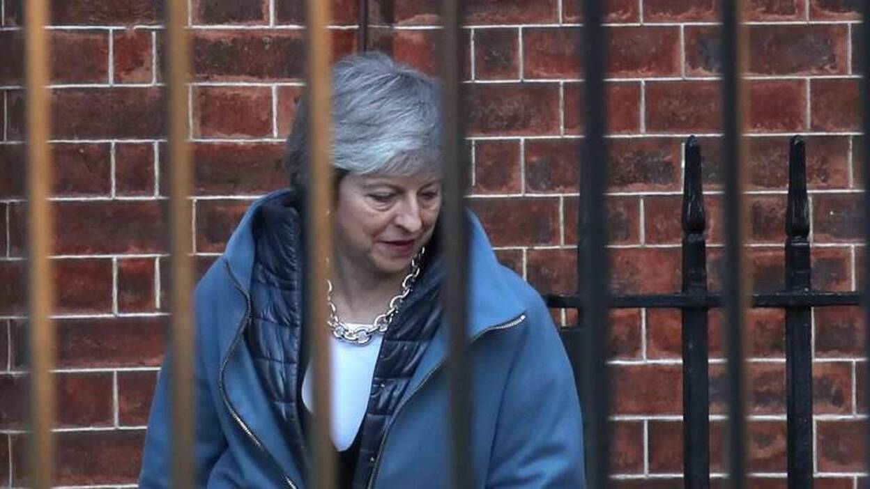 Los negociadores de la UE y Reino Unido buscan remedios a un 'brexit' paralizado