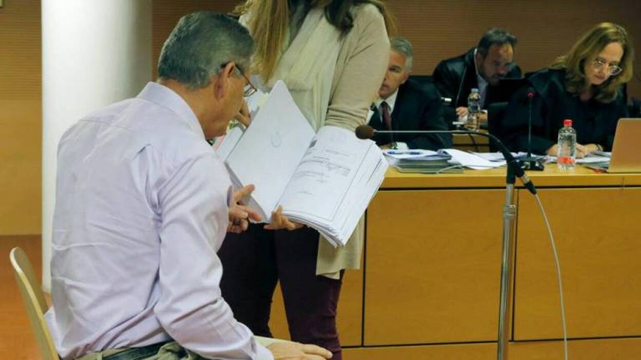 «El interventor me dijo que si tenían su firma, que ‘p’alante’»