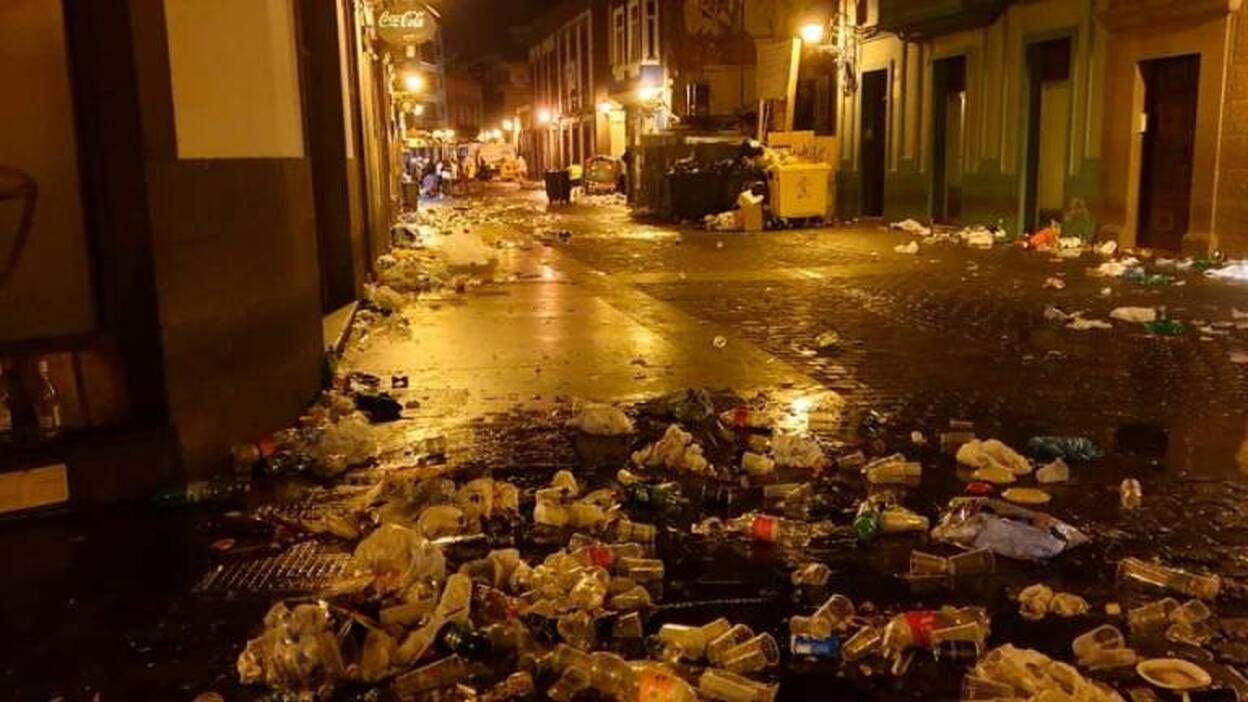 Vecinos de Vegueta denuncian los excesos del carnaval