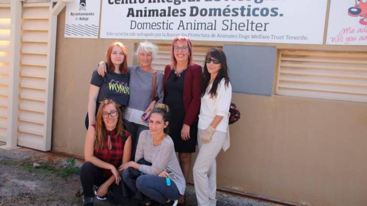 Los voluntarios del Centro Integral de Animales de Adeje inician su actividad