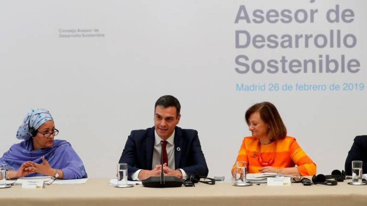 La oposición reprocha a Sánchez que utilice La Moncloa para hacer campaña