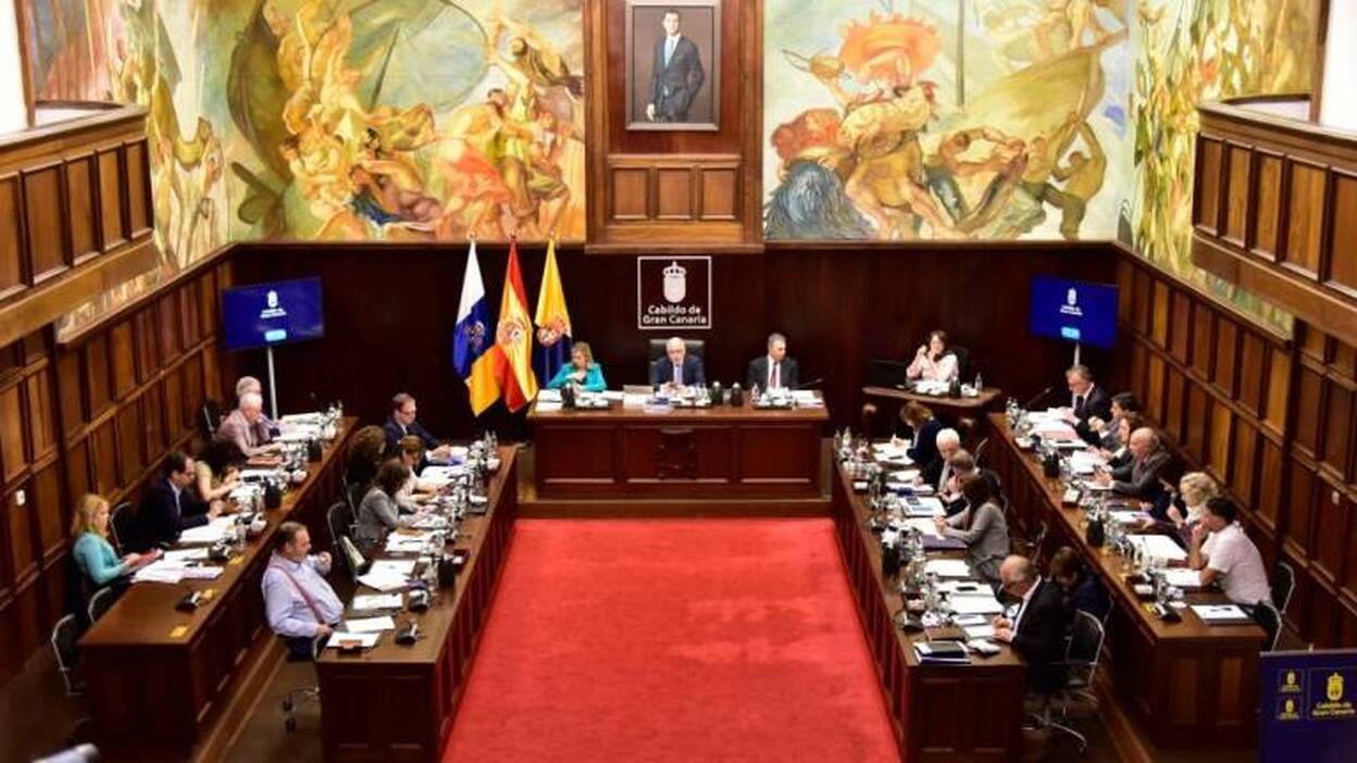 El Pleno del Cabildo, en imágenes