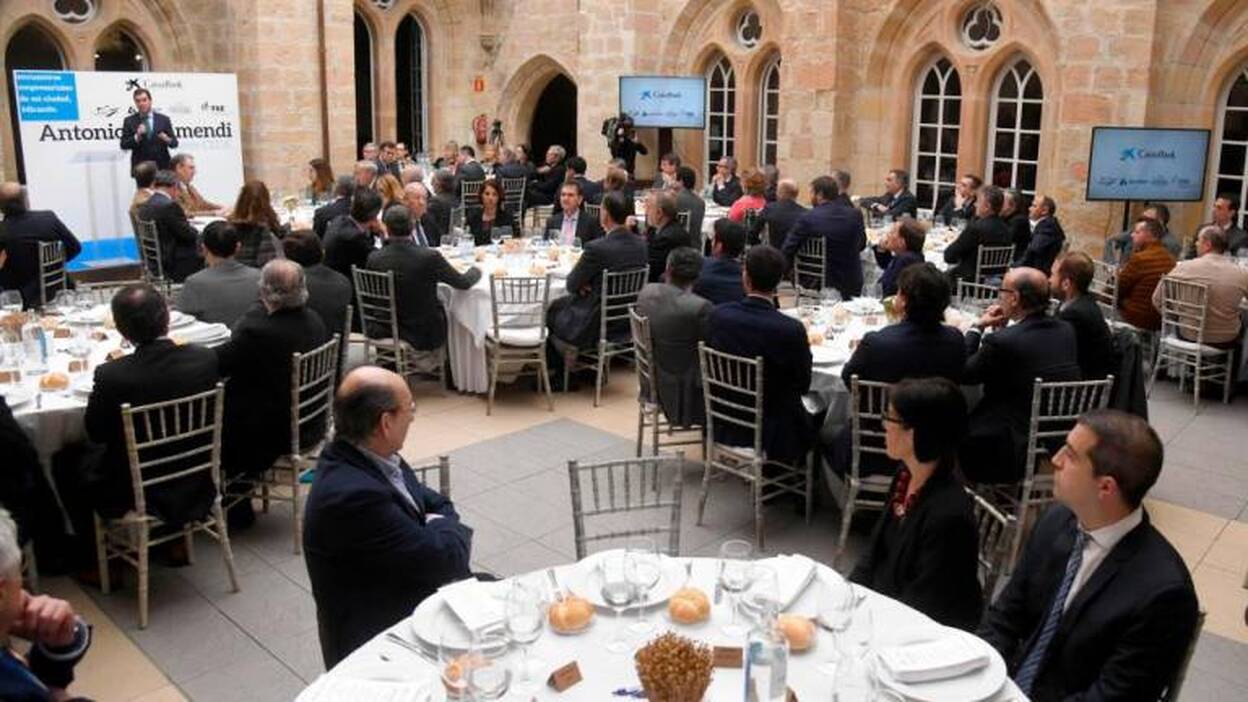 La CEOE atribuye la brecha salarial a que las mujeres se arriesgan menos