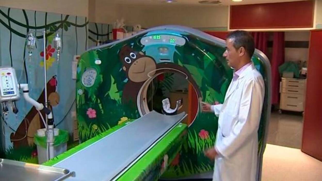 La falta de anestesistas demora un año las resonancias en el Materno